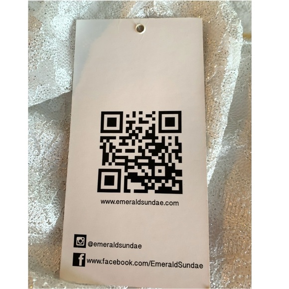 EMERALD SUNDAE WHITE LACE BACK BODYCON PARTY DRESS. JUNIOR’S SIZE LARGE - Picture 10 of 10